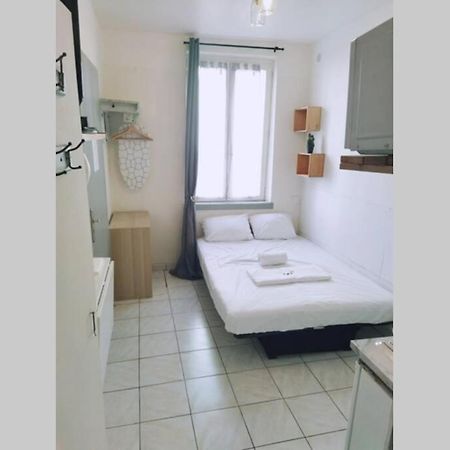 Studio A 10 Min A Pied Notre-Dame De La Garde Apartment Marseille Bagian luar foto