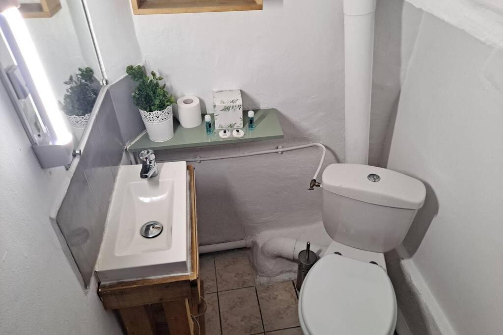 Studio A 10 Min A Pied Notre-Dame De La Garde Apartment Marseille Bagian luar foto